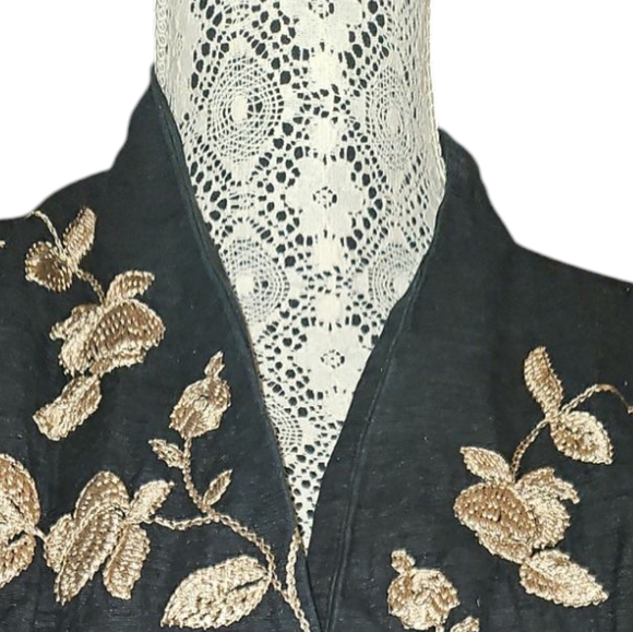 Embroided Floral Jacket - Picture 3 of 7